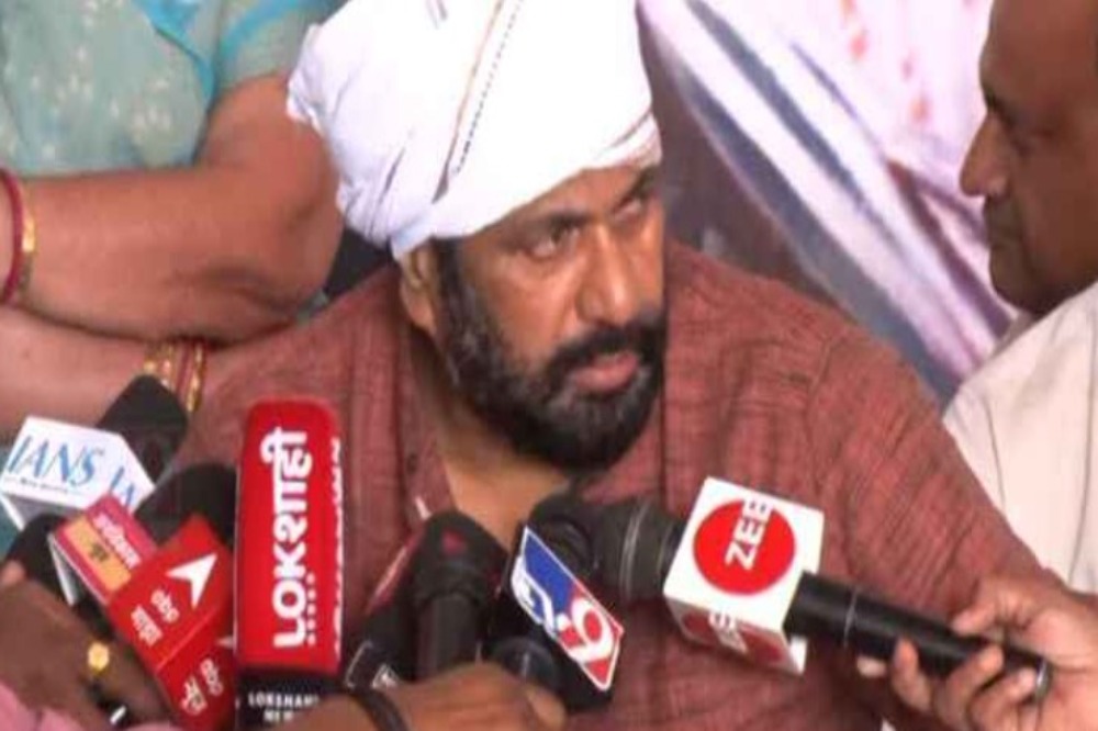 बच्चू कडूंचं अन्नत्याग आंदोलन सातव्या दिवशी, सरकार अजूनही शांत! 